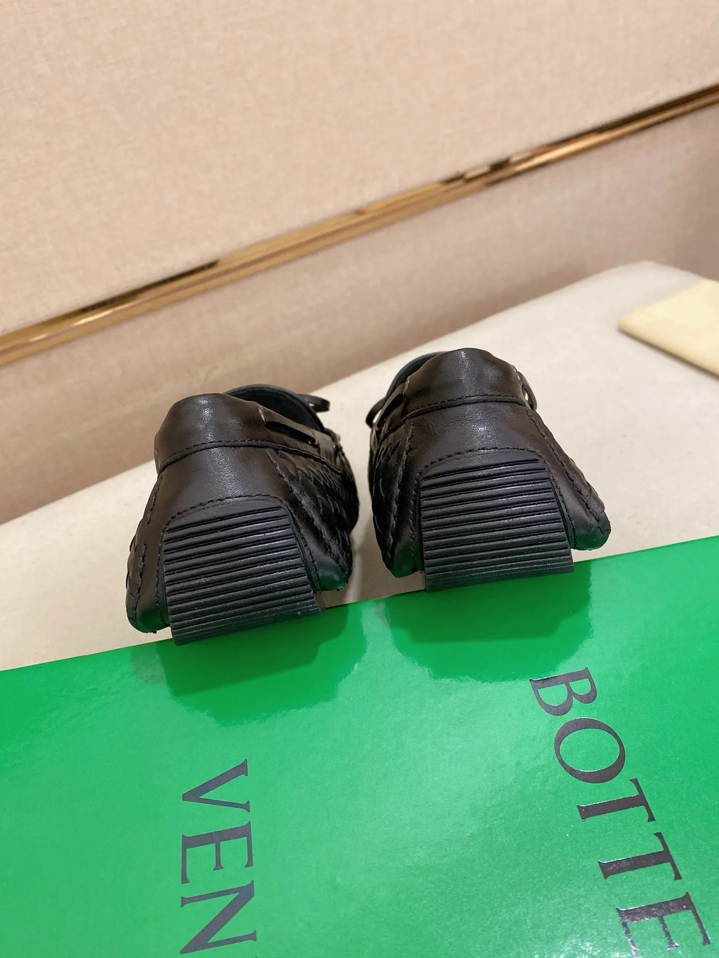 Men's Men's Shoes💰 420💰 (Niu Li + Niu Pad) [BV] The latest hot style‼ ️Casual men's shoes, uppers imported deer pattern first-layer cowhide ➕Full imported cowhide lining✔️Exquisite workmanship, excellent foot feel, special rubber soles✔️, cool and fashionable, the latest fashion, fashionable outsole, hurry up. Code number: 38-44 (can be customized to 37.45, non-refundable)
